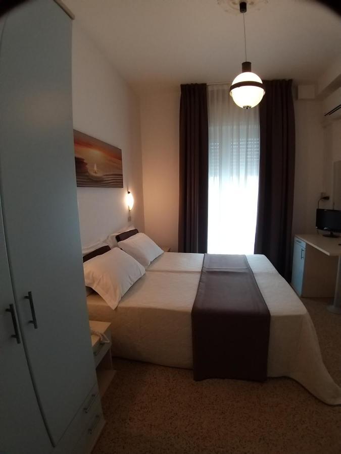 Hotel Ideal 里米尼 外观 照片