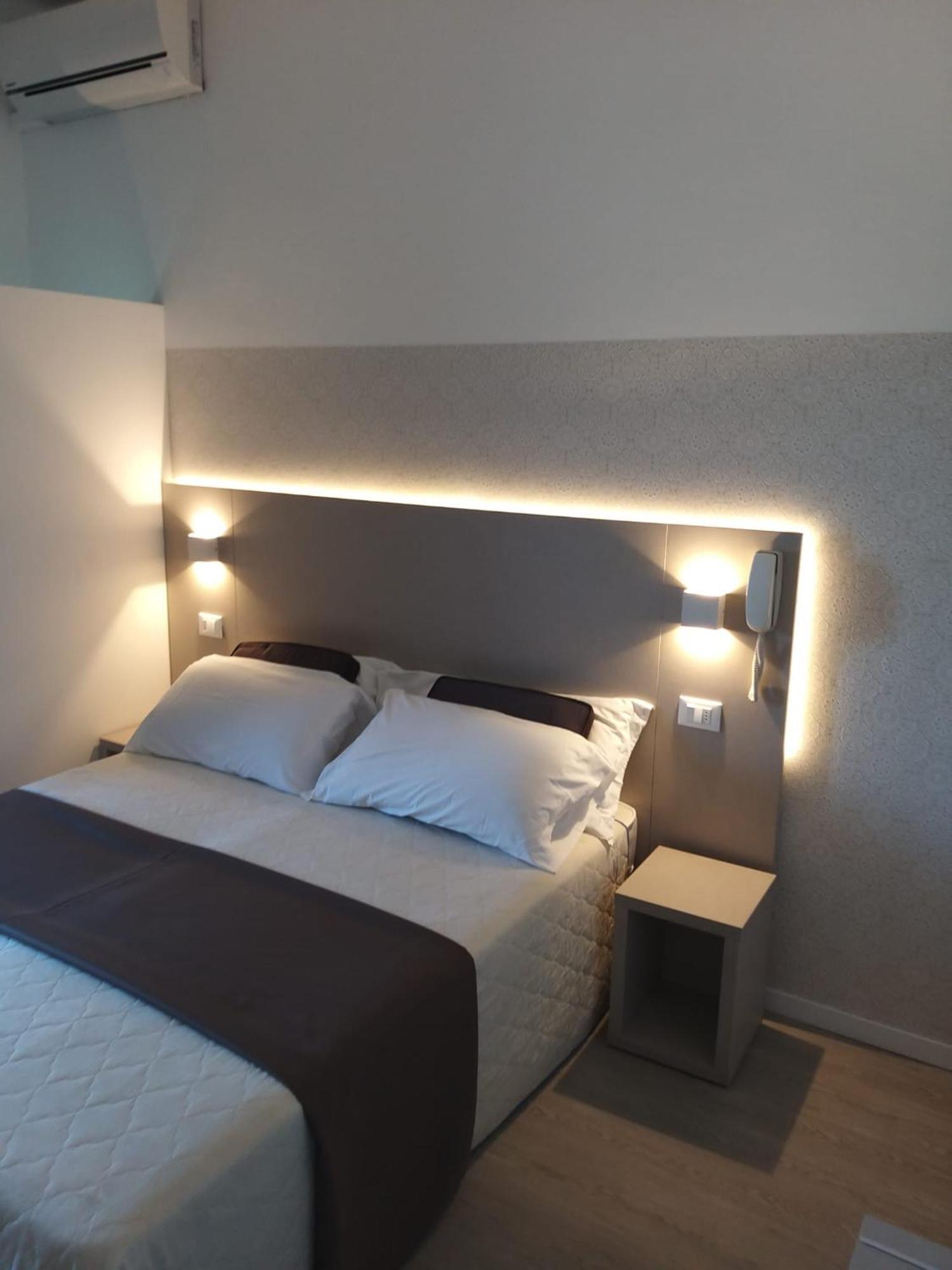 Hotel Ideal 里米尼 外观 照片