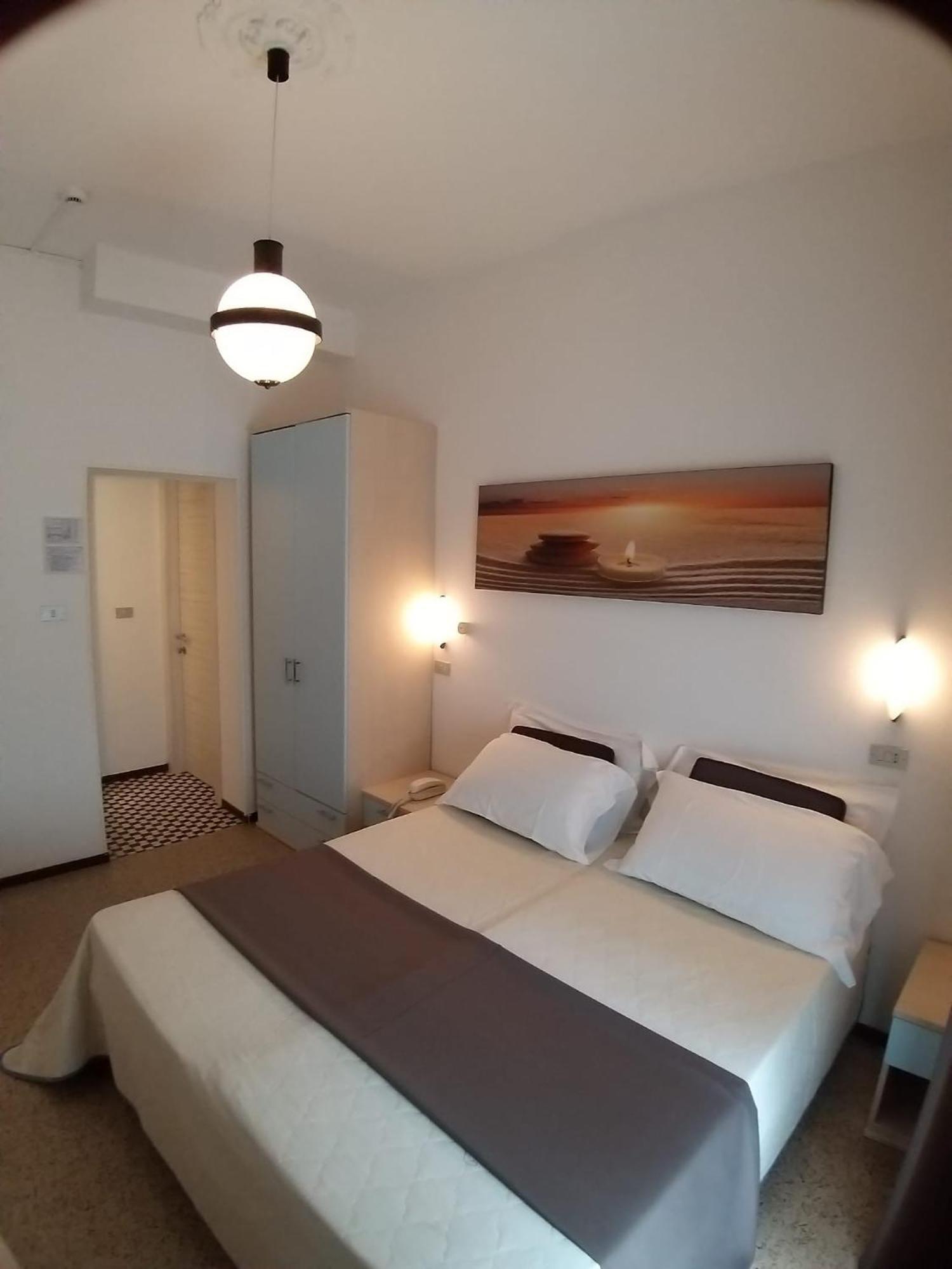 Hotel Ideal 里米尼 外观 照片