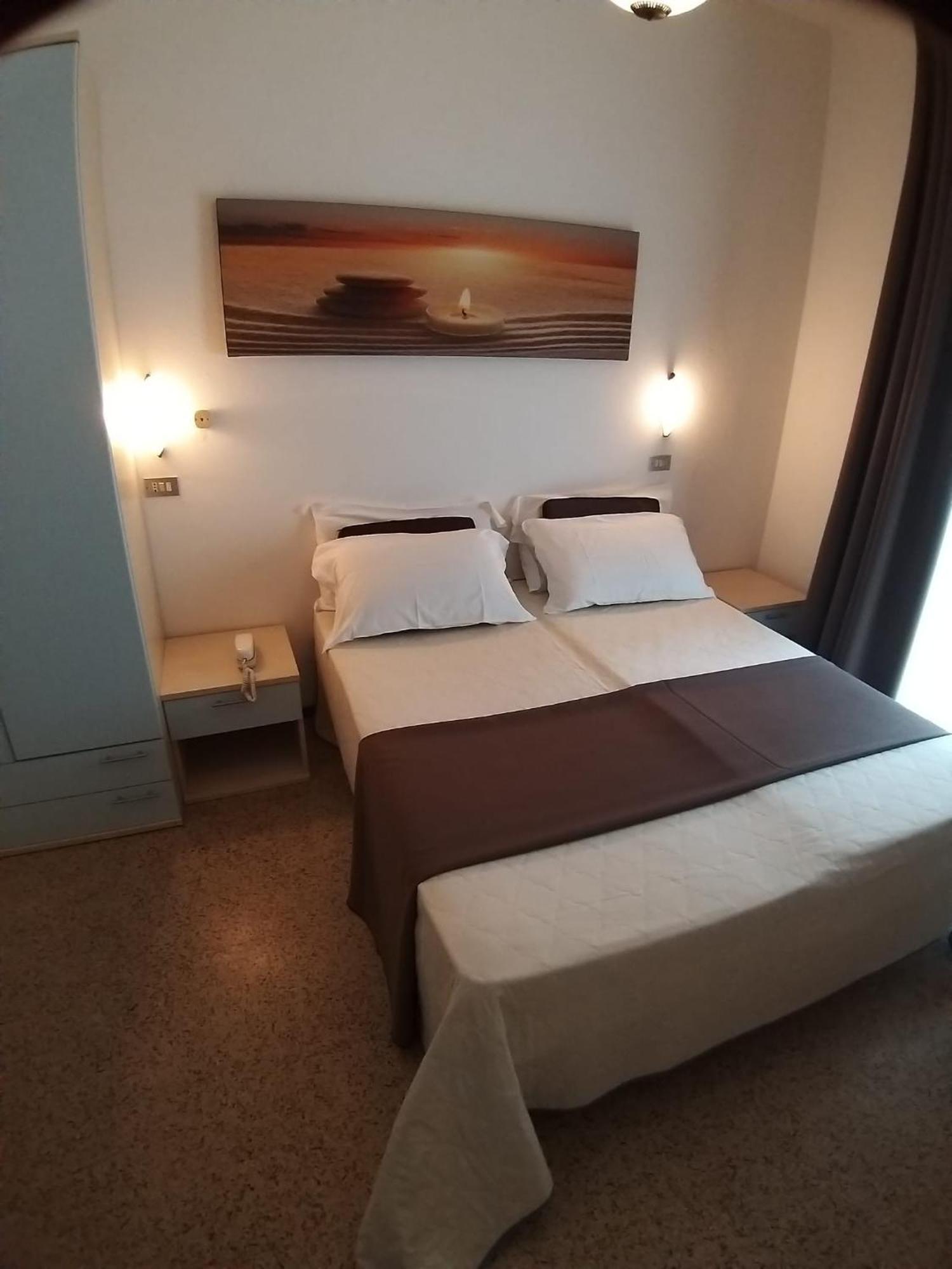 Hotel Ideal 里米尼 外观 照片