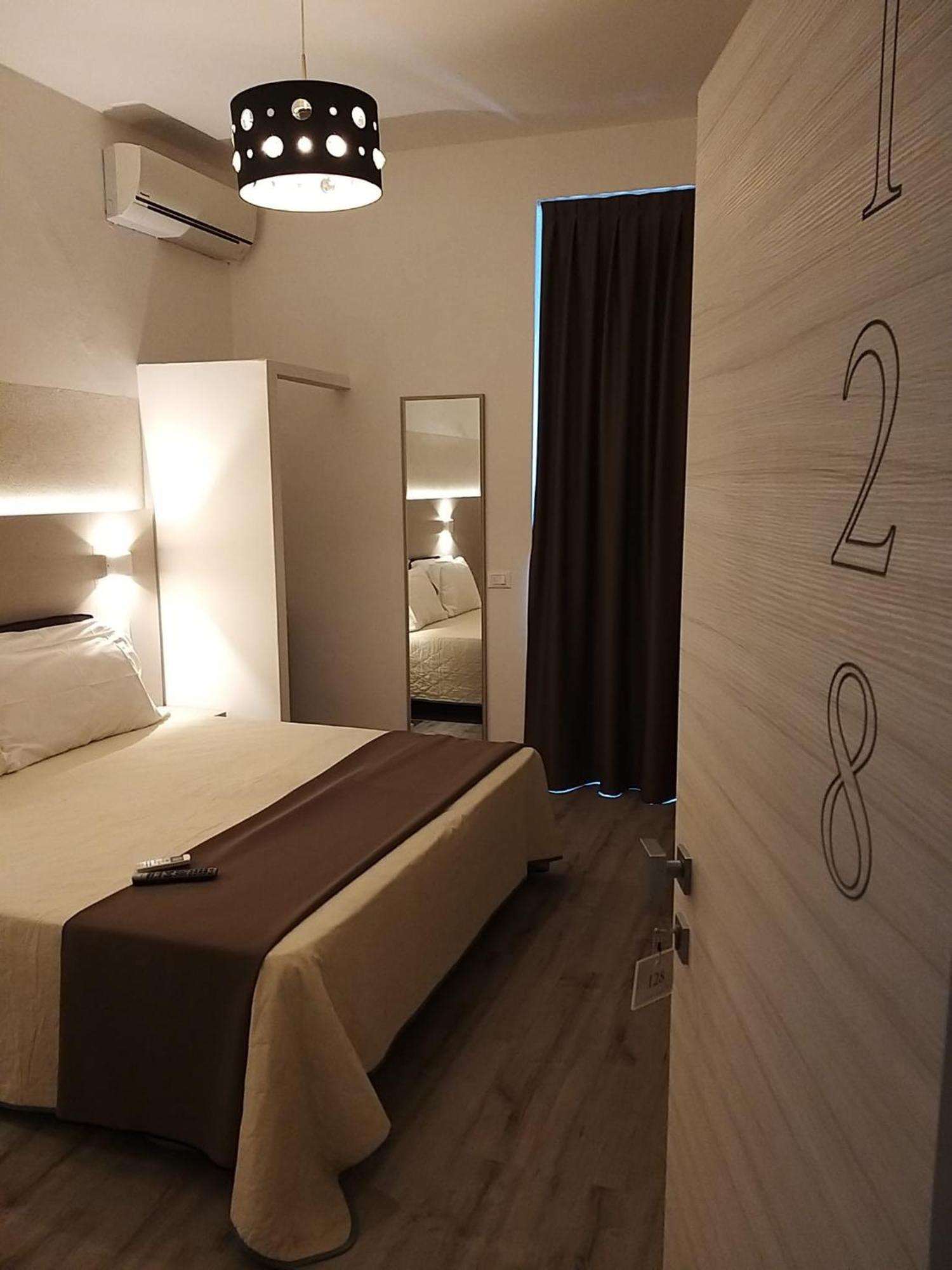 Hotel Ideal 里米尼 外观 照片