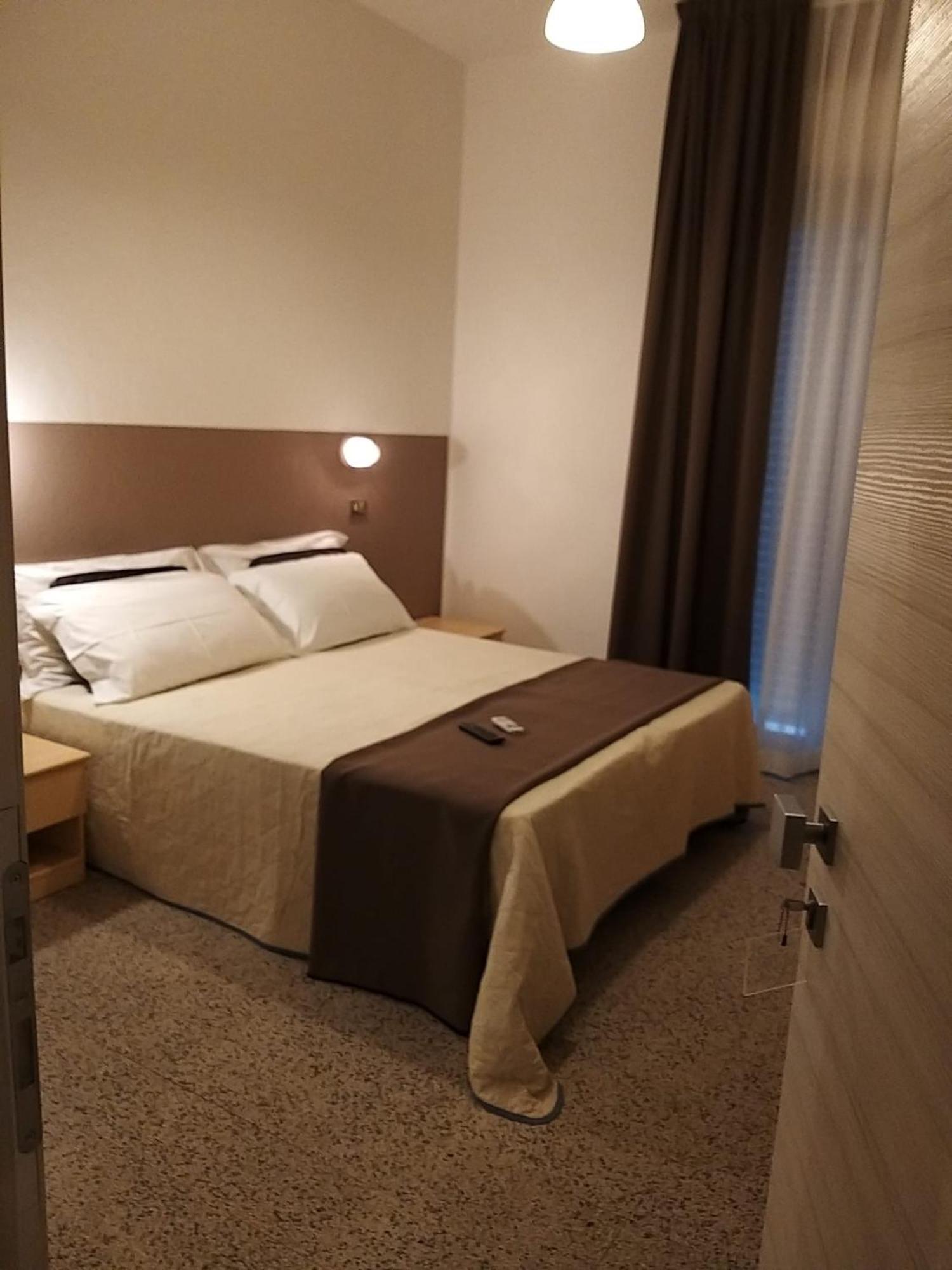 Hotel Ideal 里米尼 外观 照片