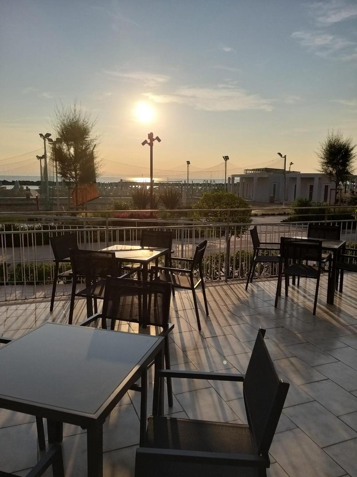 Hotel Ideal 里米尼 外观 照片