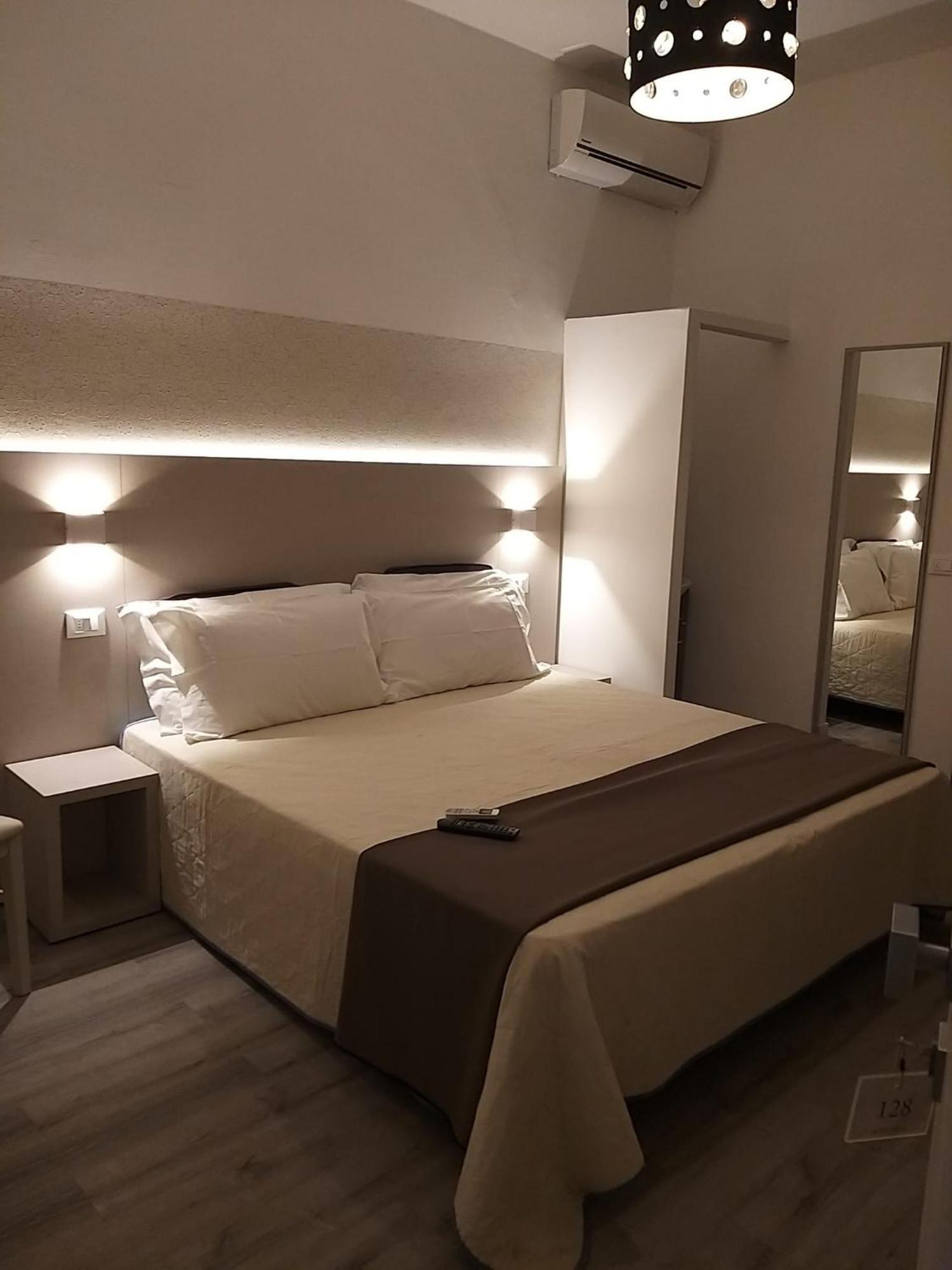 Hotel Ideal 里米尼 外观 照片