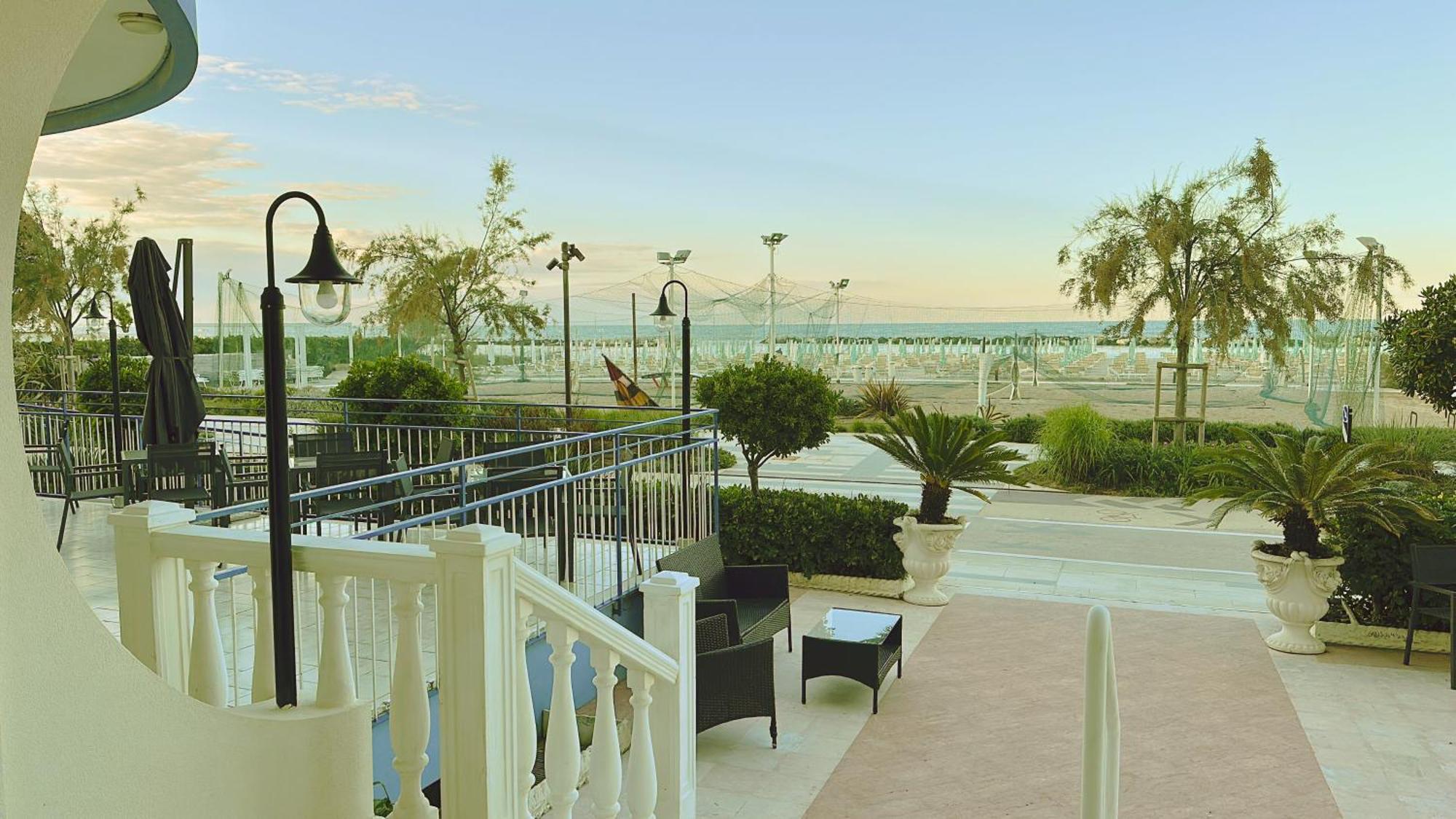 Hotel Ideal 里米尼 外观 照片